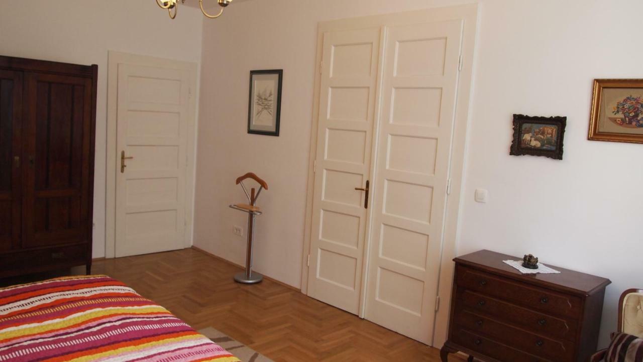Apartment Aha
